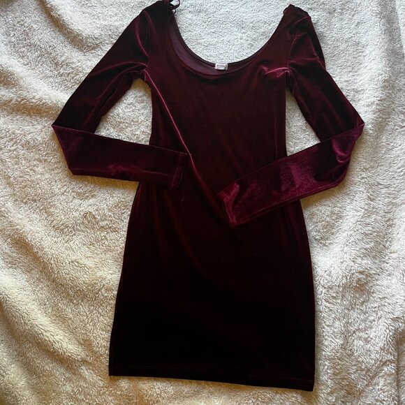 Garage Maroon Velvet dress - Picture 4 of 4
